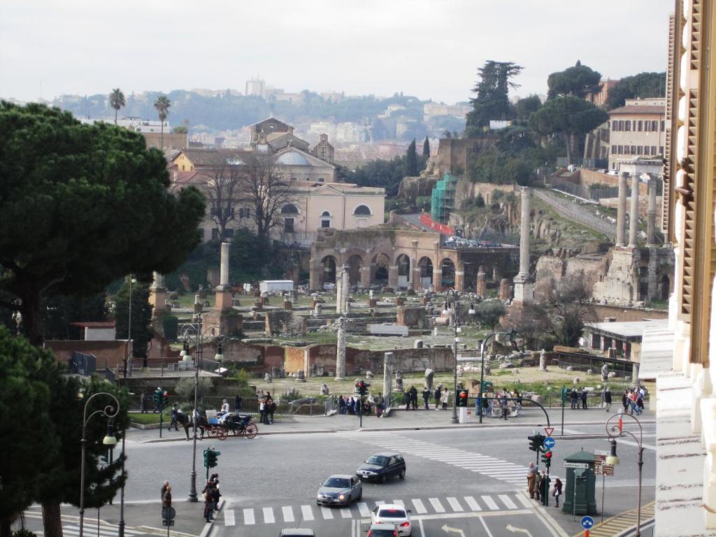 2 Passi Al Colosseo B&B Рим Екстер'єр фото