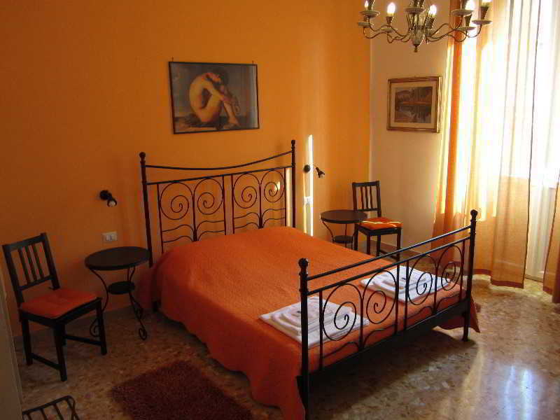 2 Passi Al Colosseo B&B Рим Екстер'єр фото