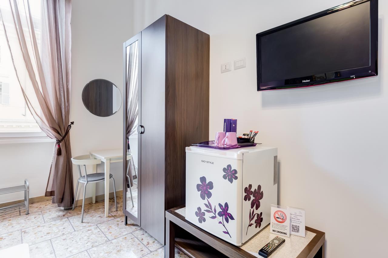 2 Passi Al Colosseo B&B Рим Екстер'єр фото