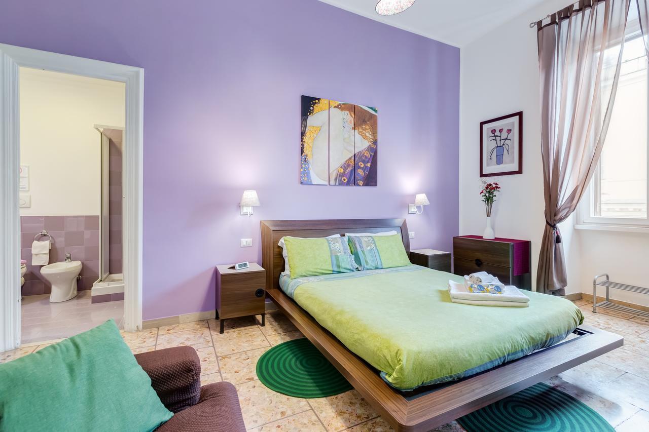 2 Passi Al Colosseo B&B Рим Екстер'єр фото